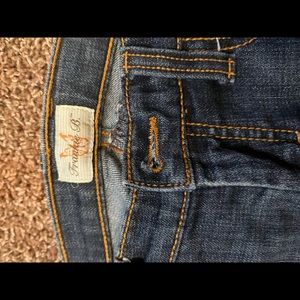 Frankie B distressed skinny size 4